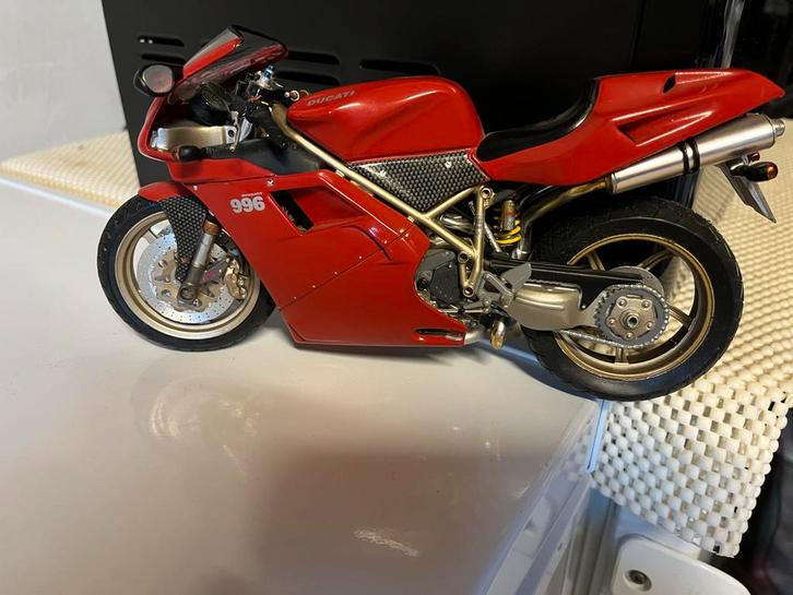 Ducati 996 Model - Gedetailleerd, Hobby en Vrije tijd, Modelbouw | Auto's en Voertuigen, Gebruikt, Overige typen, 1:32 tot 1:50