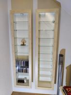 2 Ikea Bertby vitrinekasten met 18 glazen plaatjes, Huis en Inrichting, Kasten | Vitrinekasten, Ophalen, Minder dan 50 cm, Minder dan 25 cm