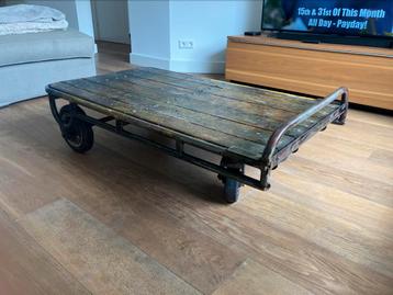 Vintage railway trolley salontafe beschikbaar voor biedingen
