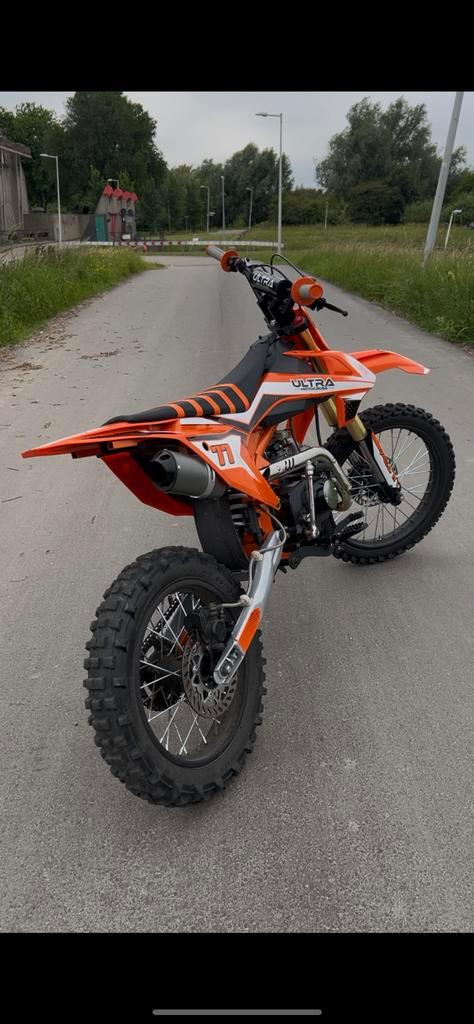 Pitbike ultra 125cc, Fietsen en Brommers, Brommers | Crossbrommers, Zo goed als nieuw, Overige merken, Ophalen of Verzenden