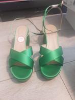 Nieuw! Groene satijnen sandalen LK Bennett maat 36, Kleding | Dames, LK Bennett, Nieuw, Groen, Sandalen of Muiltjes