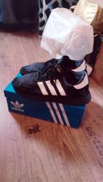 Adidas maat 44, Kleding | Heren, Schoenen, Ophalen of Verzenden, Zo goed als nieuw