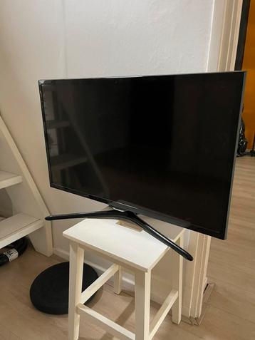 Defect Samsung smart tv 32inch  beschikbaar voor biedingen