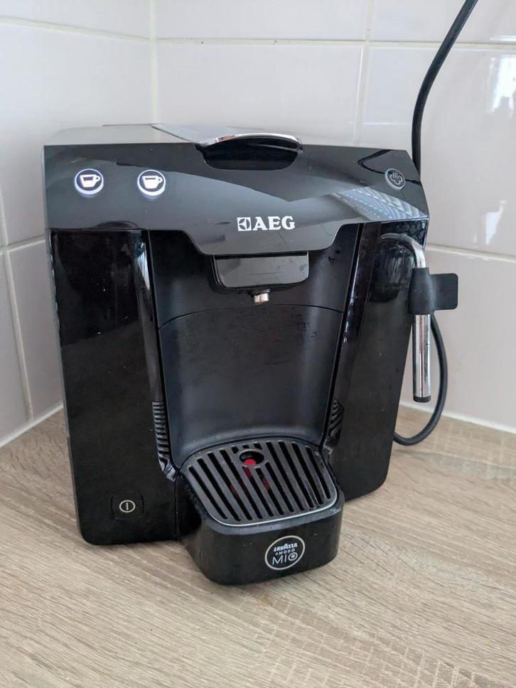 AEG Favola Plus capsulemachine – Lavazza systeem, Witgoed en Apparatuur, Koffiezetapparaten, Koffiepads en cups, Espresso apparaat