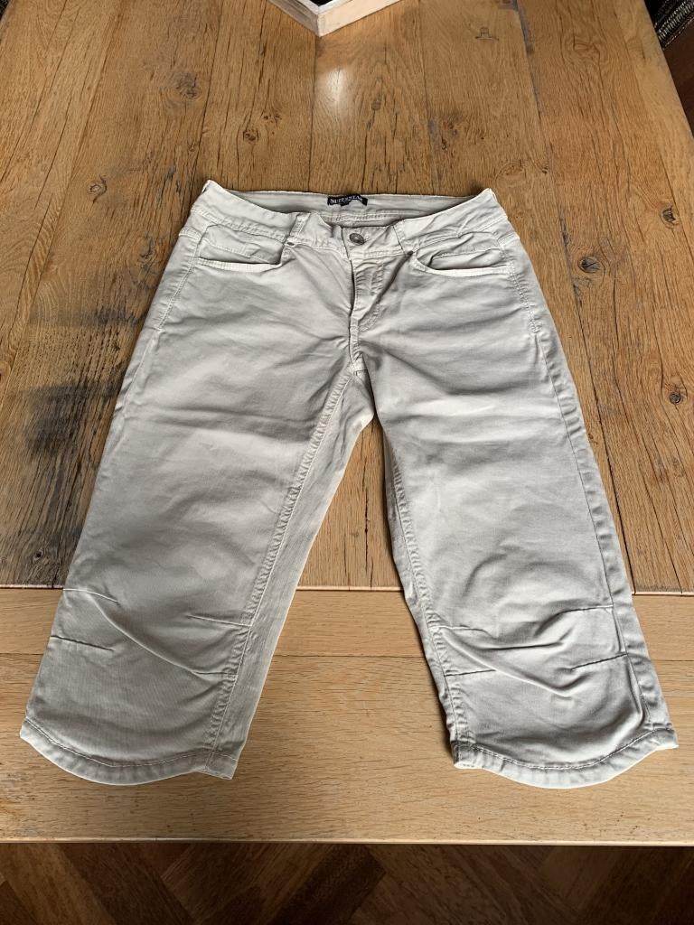 Broek Capri creme en/of blauw, Kleding | Dames, Beige, Ophalen of Verzenden, Zo goed als nieuw, Driekwart