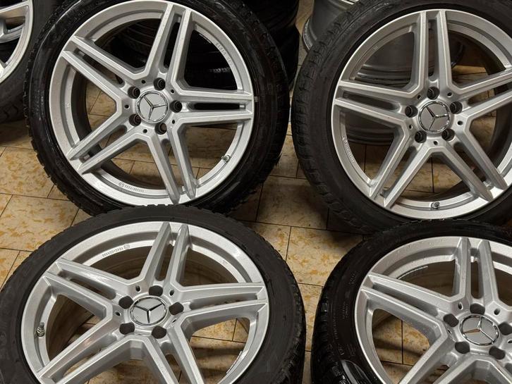 18 inch Mercedes C  B  A klasse set, Auto-onderdelen, Banden en Velgen, Velg(en), Winterbanden, 18 inch, 225 mm, Personenwagen