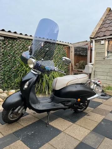 Snen Scooter - Betrouwbaar en Stijlvol! beschikbaar voor biedingen