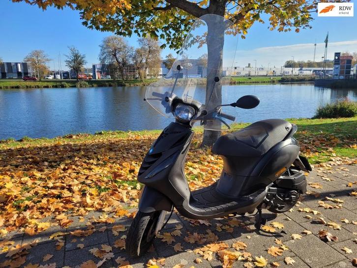 Piaggio Snorscooter Zip, Fietsen en Brommers, Snorfietsen en Snorscooters, Gebruikt, Piaggio, Benzine