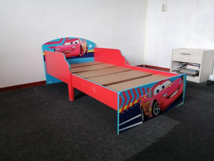 Peuter bed junior bed Cars Lightning McQueen, Kinderen en Baby's, Kinderkamer | Bedden, Zo goed als nieuw, 140 tot 160 cm, 70 tot 85 cm