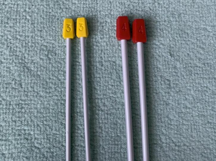 2 Setjes Breinaalden met knop nr 3 en nr 4, Hobby en Vrije tijd, Breien en Haken, Gebruikt, Breien, Naald, Ophalen of Verzenden