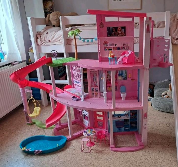 Barbie Huis Dreamhouse Droomvilla met Meubels en Accessoires, Kinderen en Baby's, Speelgoed | Poppenhuizen, Zo goed als nieuw