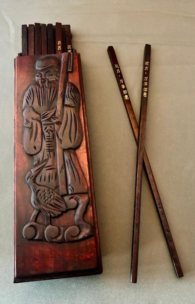 Houten doos met Chinese eetstokjes., Antiek en Kunst, Kunst | Niet-Westerse kunst, Ophalen of Verzenden