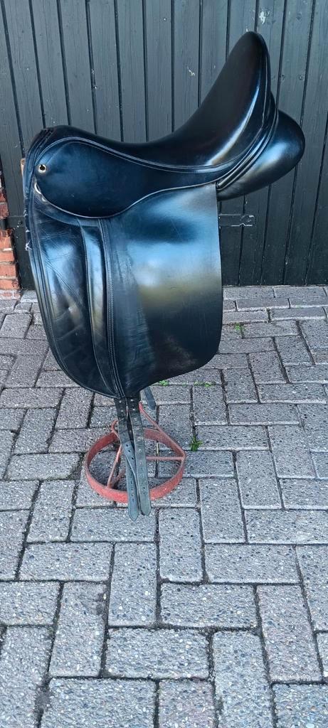 Engels dressuurzadel  Trophy, Dieren en Toebehoren, Paarden en Pony's | Zadels, Zo goed als nieuw, Dressuur, Verzenden