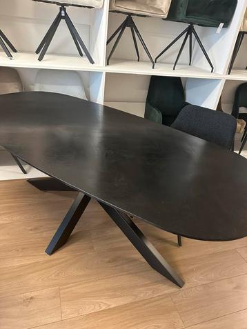 Eettafel deens ovaal Naturel of black 
