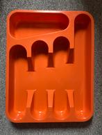 Oranje kleurige bestekbak van kunststof.  Afm. 26x33x4 cm., Ophalen of Verzenden, Huis en Inrichting