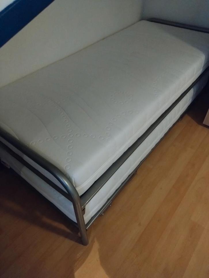 Dubbeldivan logeer bedden. ( Met matras(sen)), Huis en Inrichting, Slaapkamer | Bedden, Zo goed als nieuw, Tweepersoons, 90 cm