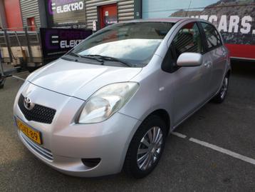 Toyota Yaris 1.0 Vvt-i Terra,5drs,alles elektrisch,APK 9-26 beschikbaar voor biedingen