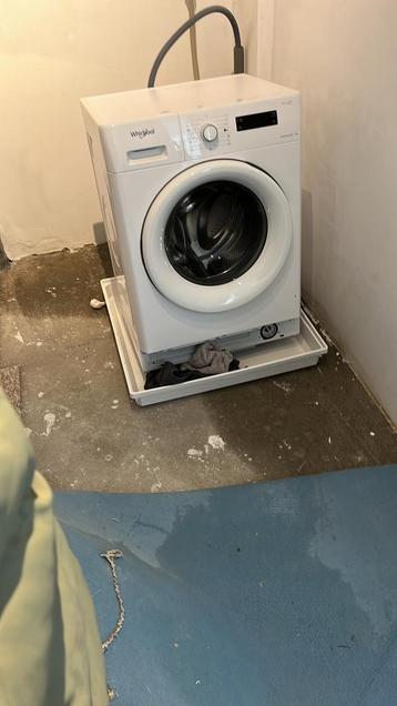 Whirlpool freshcare wasmachine defect Lekt aan de onderkant