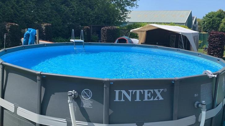 zwembad Intex Ultra XTR Frame  549 cm+ pomp en zoutwatersys, Tuin en Terras, Zwembaden, Gebruikt, Opzetzwembad, 120 cm of meer