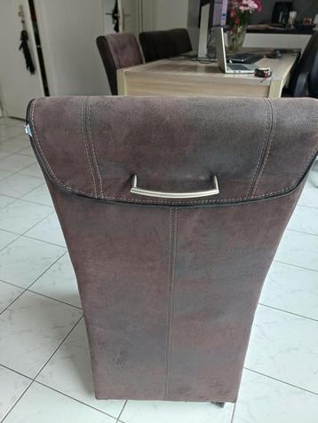 Eetkamer stoelen  beschikbaar voor biedingen