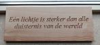 Decoratiebord met tekst ‘Eén lichtje is sterker dan alle .., Nieuw, Ophalen of Verzenden