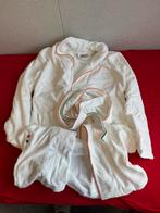 A bathrobe in the bathroom made of 100% cotton, Ophalen of Verzenden, Zo goed als nieuw, Jongetje of Meisje