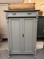 Brocante meidenkast / kledingkast / buffetkast, Ophalen, Studio Larilo, Studiolarilo@gmail.com, Zo goed als nieuw