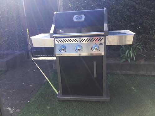 Napoleon Rogue 425 BBQ z.g.a.n, Tuin en Terras, Gasbarbecues, Zo goed als nieuw, Ophalen