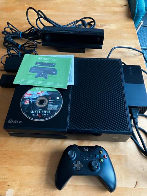 Xbox One Model 1540, met kinect en controllers, Spelcomputers en Games, Spelcomputers | Xbox One, Gebruikt, Xbox One, 500 GB, Met 1 controller
