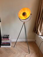 Made.co m staande vloerlamp driepoot, Huis en Inrichting, Lampen | Vloerlampen, Ophalen, Zo goed als nieuw, Metaal, 100 tot 150 cm