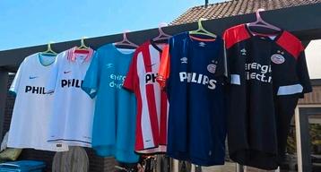 PSV T-Shirts  beschikbaar voor biedingen