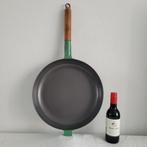 Le creuset enzo mari gietijzer emaille koekenpan 29 cm, Ophalen of Verzenden, Zo goed als nieuw, Koekenpan of Braadpan, Gietijzer