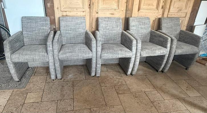 5 Eetkamerstoelen op wieltjes met armleuning, gemêleerd, Huis en Inrichting, Stoelen, Gebruikt, Vijf, Zes of meer stoelen, Stof