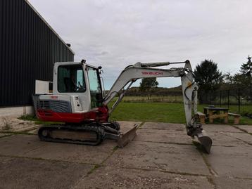 Takeuchi TB235 2009 met 3 Bakken minigraver graafmachine beschikbaar voor biedingen