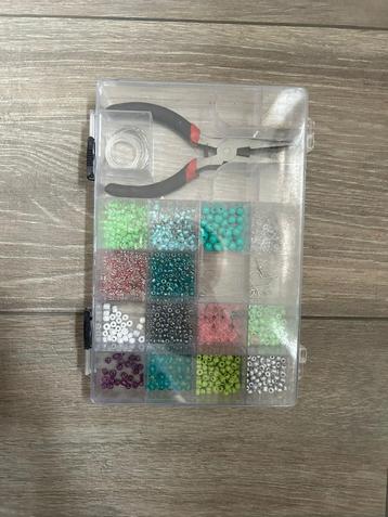 Kralen, armbandjes & DIY set beschikbaar voor biedingen