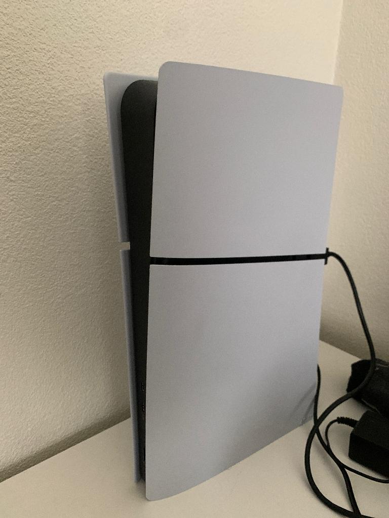 Playstation 5 digital + 2 controllers, Spelcomputers en Games, Spelcomputers | Sony PlayStation 5, Ophalen, Zo goed als nieuw