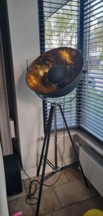 Vloerlamp staand zwart met gouden binnenzijde., Huis en Inrichting, Lampen | Vloerlampen, Ophalen, Gebruikt, Metaal, Industrieel