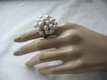 Zilverkleurig Ring met Parelkralen * Vintage beschikbaar voor biedingen