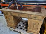 antiek bureau plus antieke stoel., Ophalen