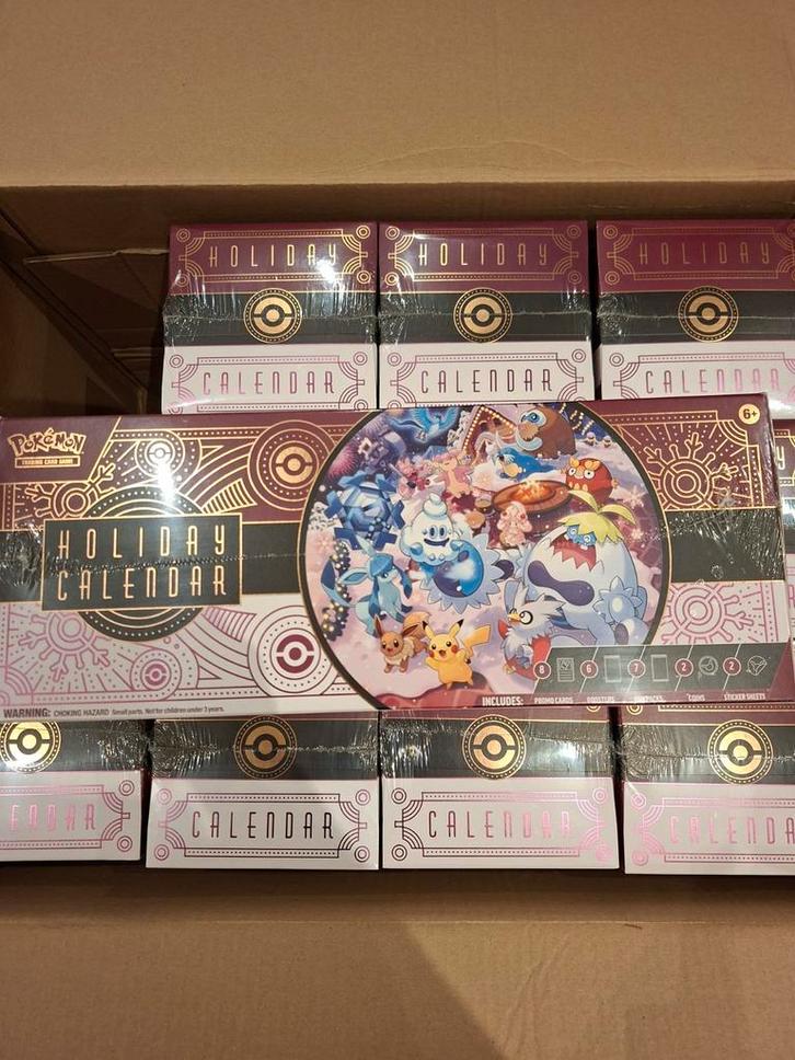 Pokemon Holiday / Advent Calendar 2025, Hobby en Vrije tijd, Verzamelkaartspellen | Pokémon, Nieuw, Boosterbox, Ophalen of Verzenden