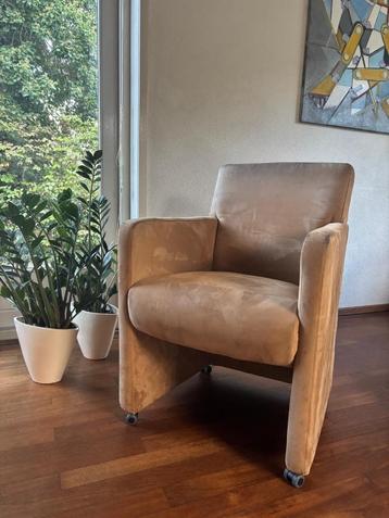 Eettafel stoelen beschikbaar voor biedingen