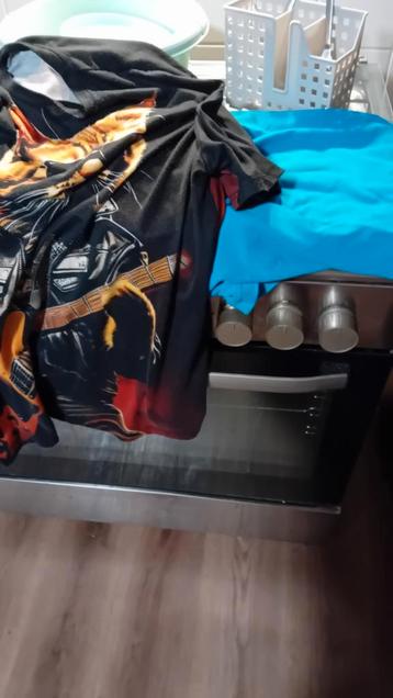 Kledingpakket: T-shirts (XL, XXL) & Trainingsbroeken (L) beschikbaar voor biedingen