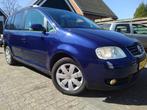 Volkswagen Touran 2.0-16V FSI Highline, Auto's, Volkswagen, Gebruikt, 4 cilinders, Blauw, Bedrijf