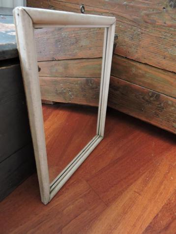 Spiegel rechthoekig hout witte lijst jaren '60 vintage beschikbaar voor biedingen