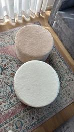 2x poef (wit en taupe), Ophalen, Zo goed als nieuw, Rond, Minder dan 50 cm