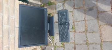 Te koop toetsenbord eb Ilyama scherm over compleet mag weg.  beschikbaar voor biedingen