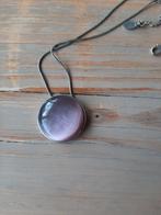 Ketting met lila steen, Ophalen of Verzenden, Gebruikt, Paars, Overige materialen