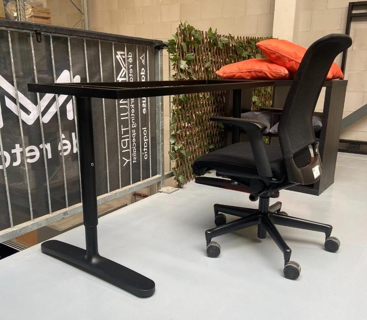 Bureau frame zwart, Huis en Inrichting, Bureaus, Zo goed als nieuw, Bureau, In hoogte verstelbaar, Ophalen
