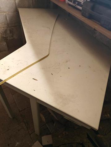 Drentea bureau beschikbaar voor biedingen