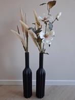 Twee zwarte vazen - 52 cm hoog, Ophalen, Zwart, 50 tot 75 cm